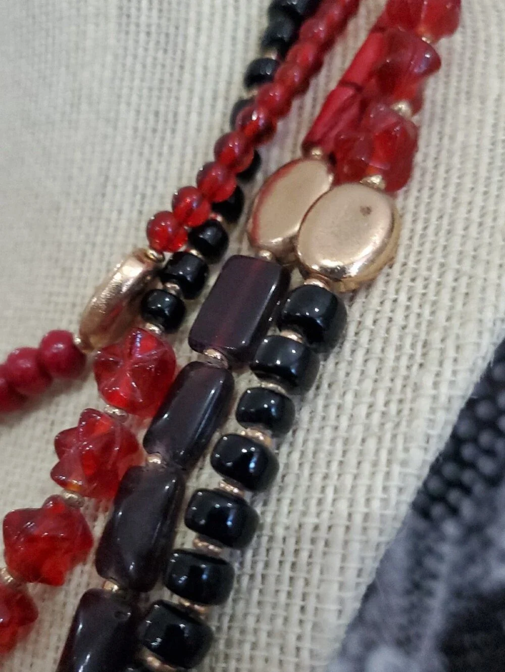 Double -Strand Red & Black Beaded Necklace Drama Sophisticated Classic Bold NWT